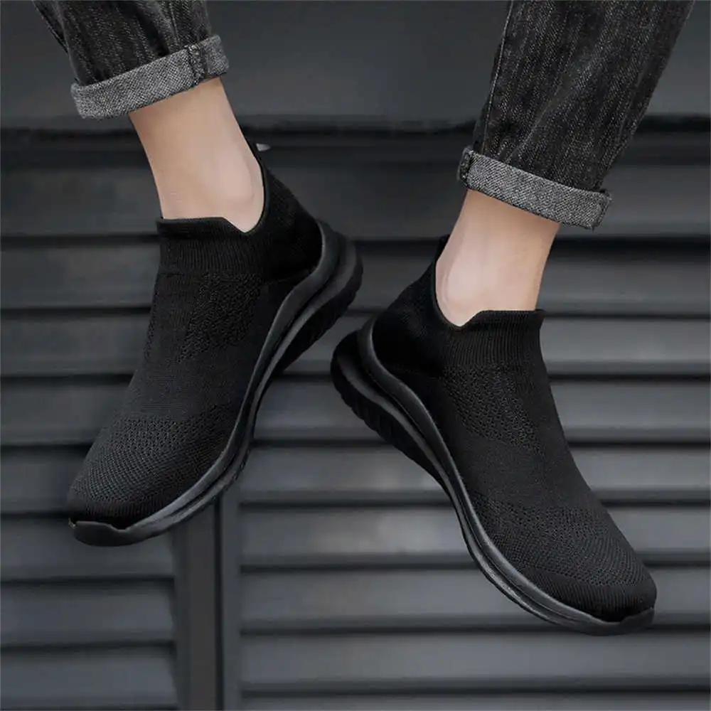 Tech Office Wear Men - Sepatu olahraga pria, krem lembut baru